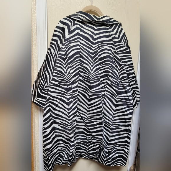 Black and White Zebra Print Coat - Picture 6 of 6